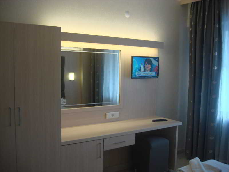 Ozcan Beach Hotel Turunç Bagian luar foto